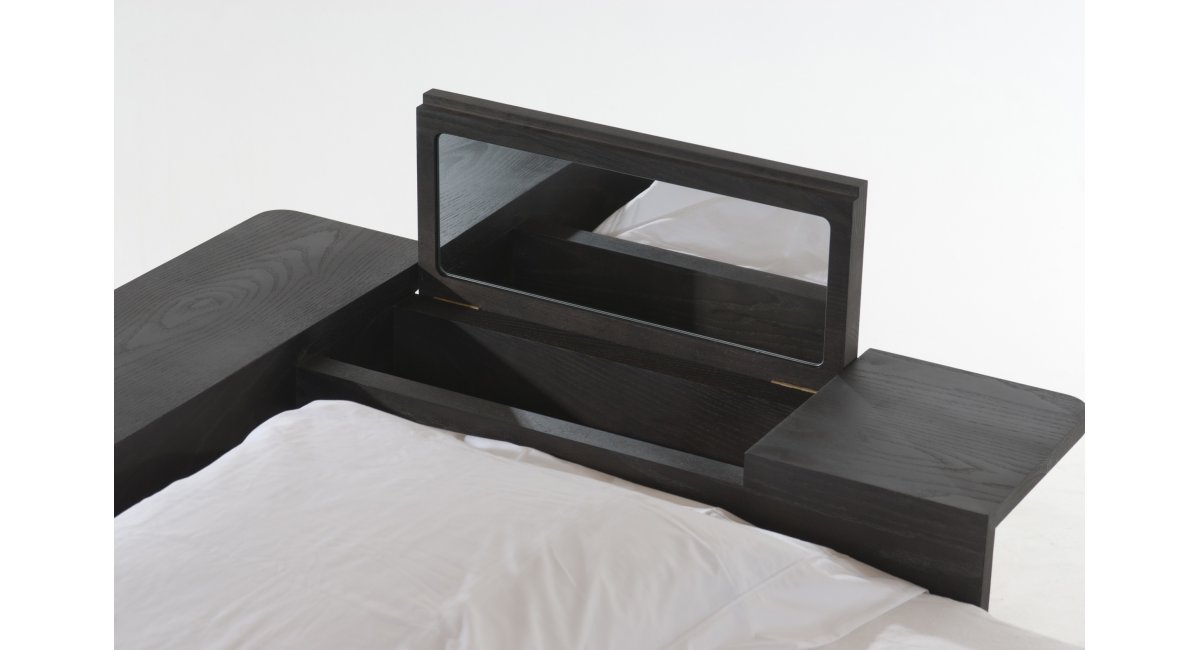 De La Espada, Plataform Bed