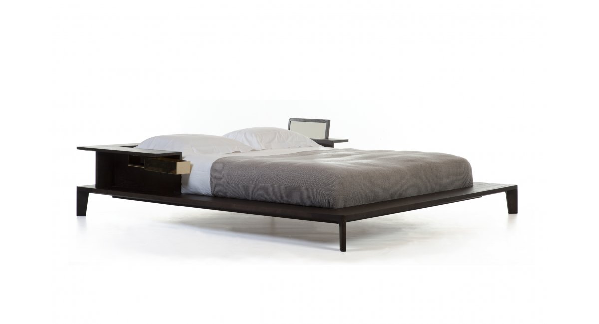 De La Espada, Plataform Bed