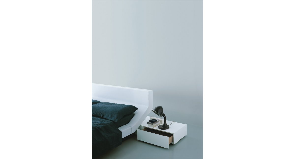 Porro_Lipla_cama_bed_MINIM_dormitorio_cajonera _ mesa auxiliar