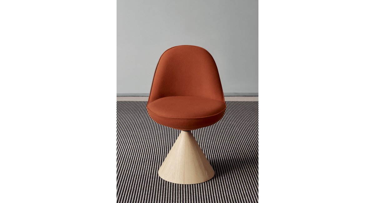 Porro_Romby_GamFratesi_black leather_silla_MINIM_orange_lifestyle