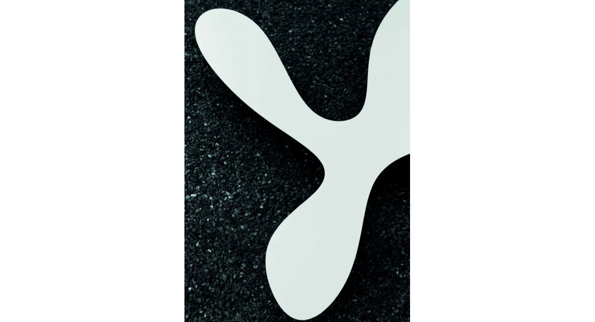 Rabbit and Tortoise _ mesitas y mesas de exterior - familia - Living Divani - MINIM - detalle - lifestyle