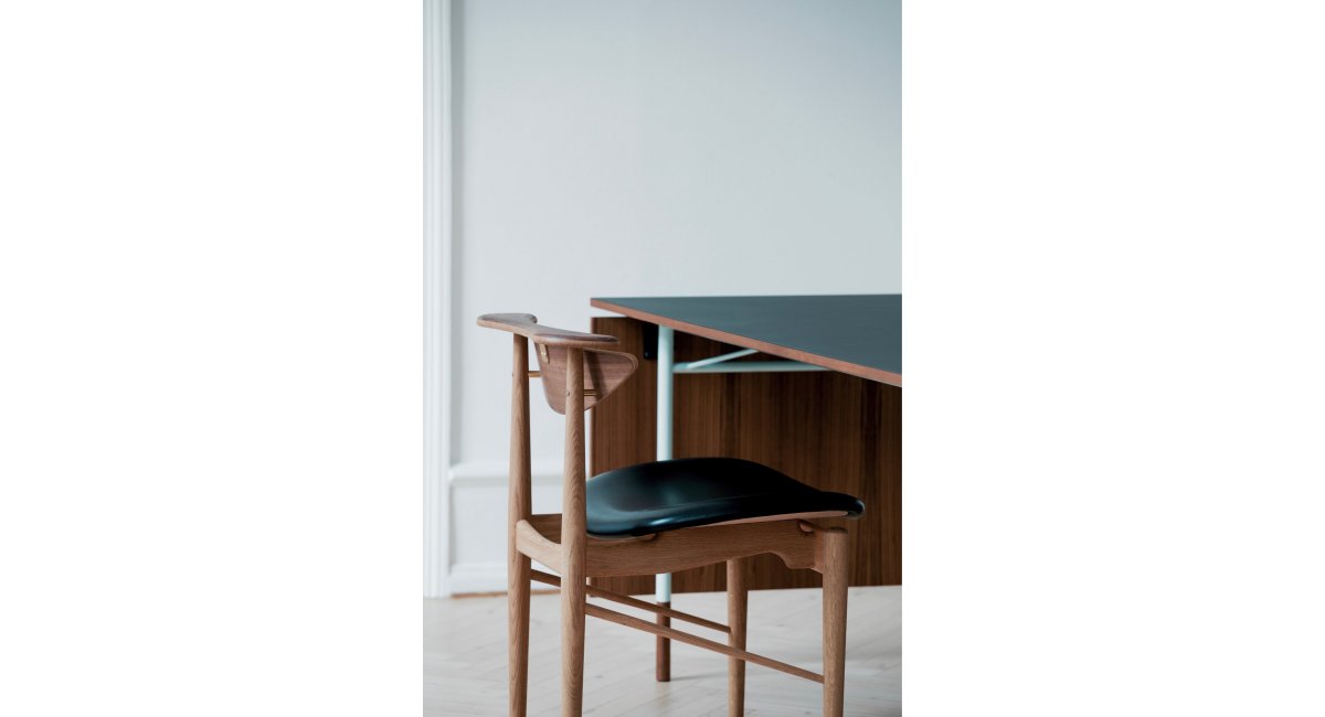 House of Finn Juhl, Reading chair