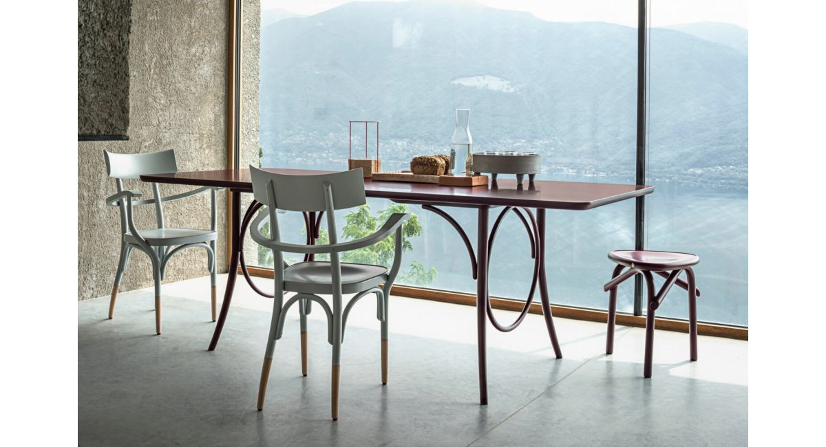 Ring - mesa de comedor - madera - Gebrueder Thonet Vienna - MINIM - lifestyle