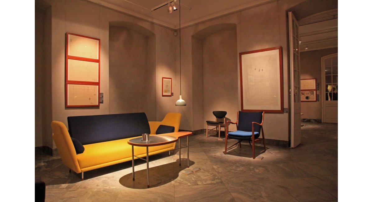 House of Finn Juhl, Ross table