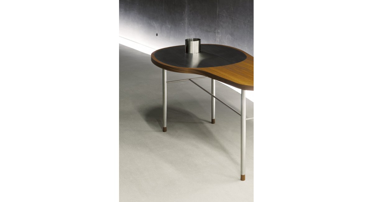 House of Finn Juhl, Ross table