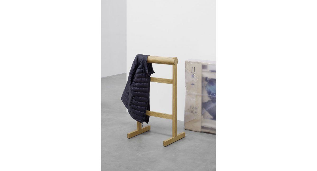 Gamar Wardrobe Stand_e15_Minim Barcelona Madrid