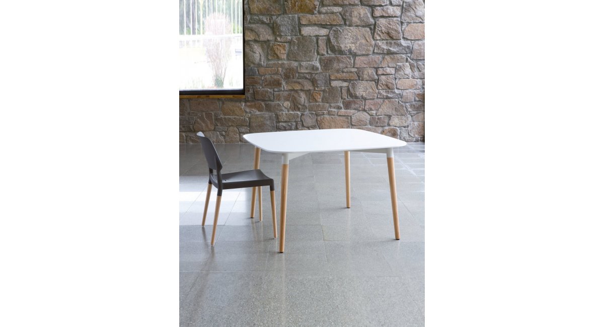 Santa&amp;Cole-BellochMesa-LagranjaDesign-2009-MINIMShowroom