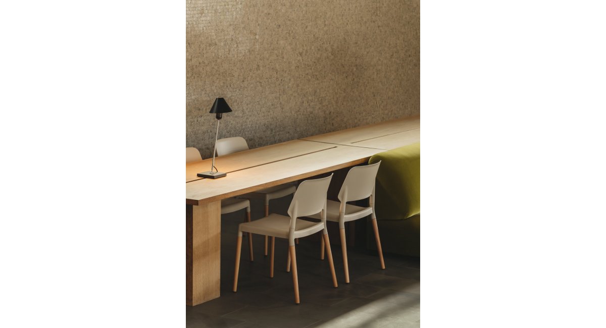 Santa&amp;Cole-BellochSilla-LagranjaDesign-2009-MINIMShowroom