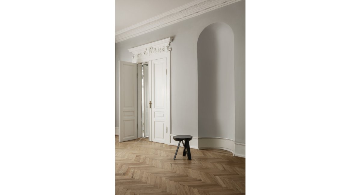 Side Table No2 _ mesa auxiliar - Karakter - MINIM - lifestyle sala