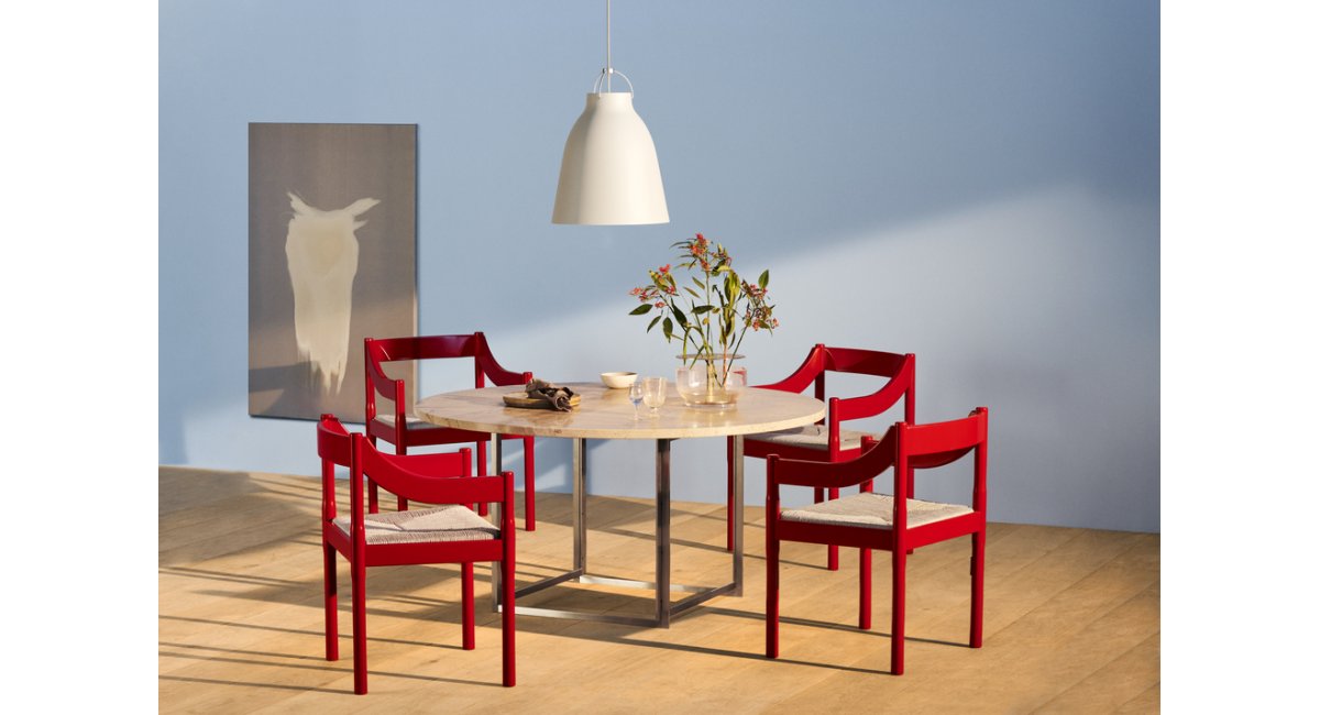 Silla_Carimate - lifestyle comedor - color rojo- Fritz Hansen - MINIM