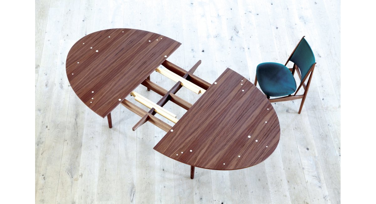 House of Finn Juhl, Silver Table