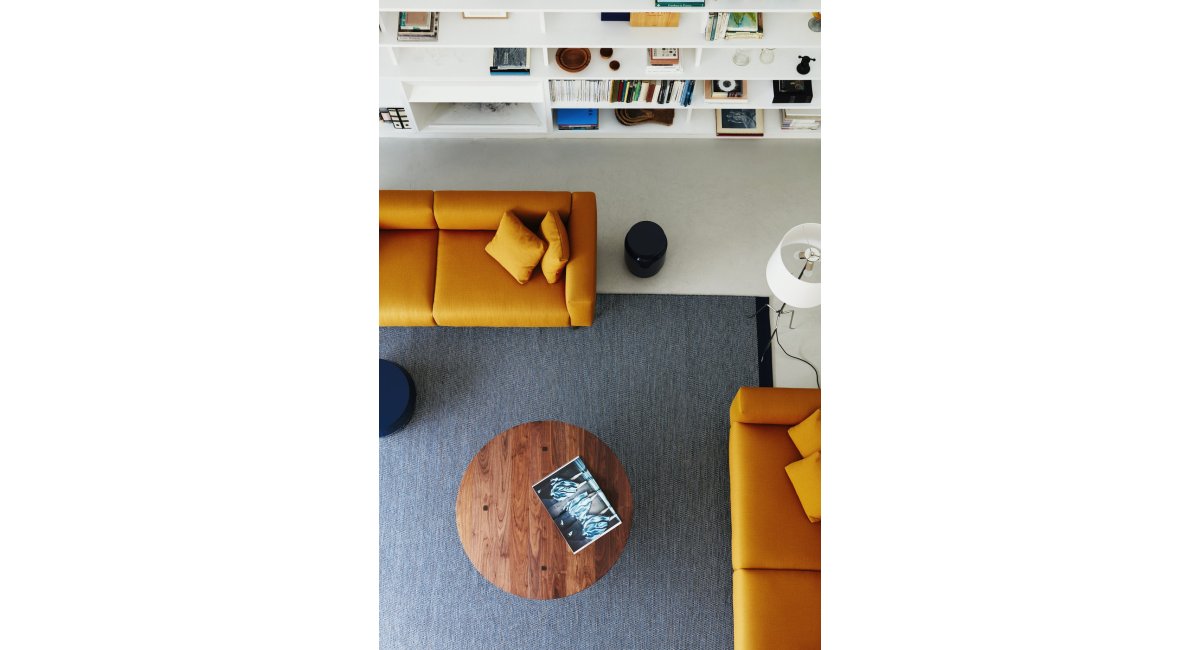 Sofa Eight, De la Espada