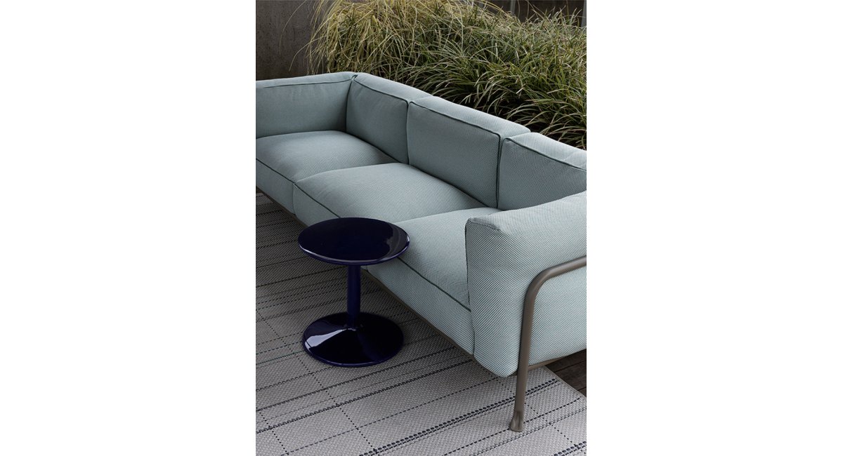 Spool-Outdoor_mesitas de exterior_B&amp;B Italia_MINIM_lifestyle