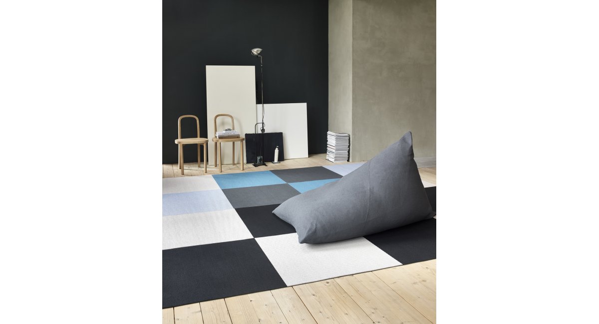 Woodnotes, Squareplay