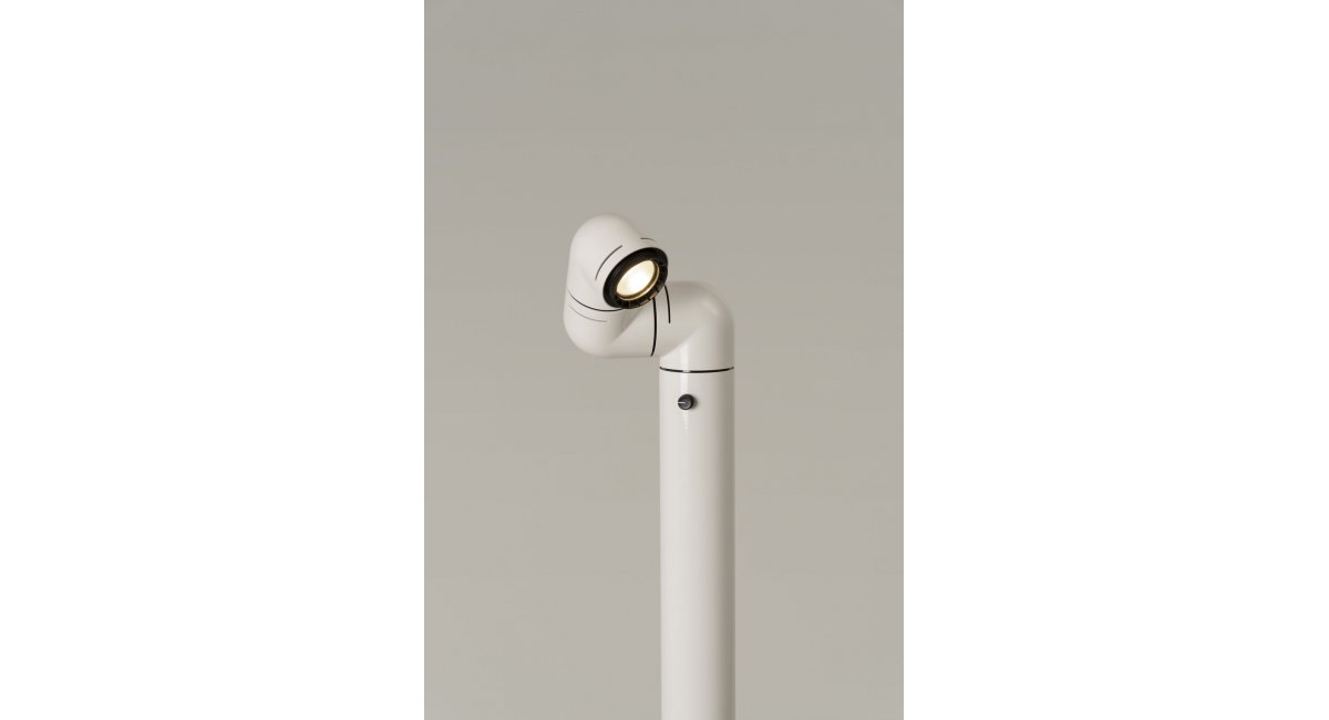 TATU - lámpara de pie - color blanco - base negra - Santa &amp; Cole - MINIM