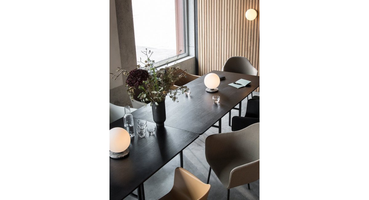 TR Bulb table lamp - lámpara de sobremesa - MENU - MINIM - lifestyle