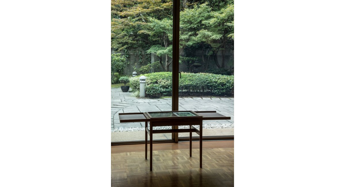 The Art Collectors Table - Finn Jouhl - MINIM - lifestyle