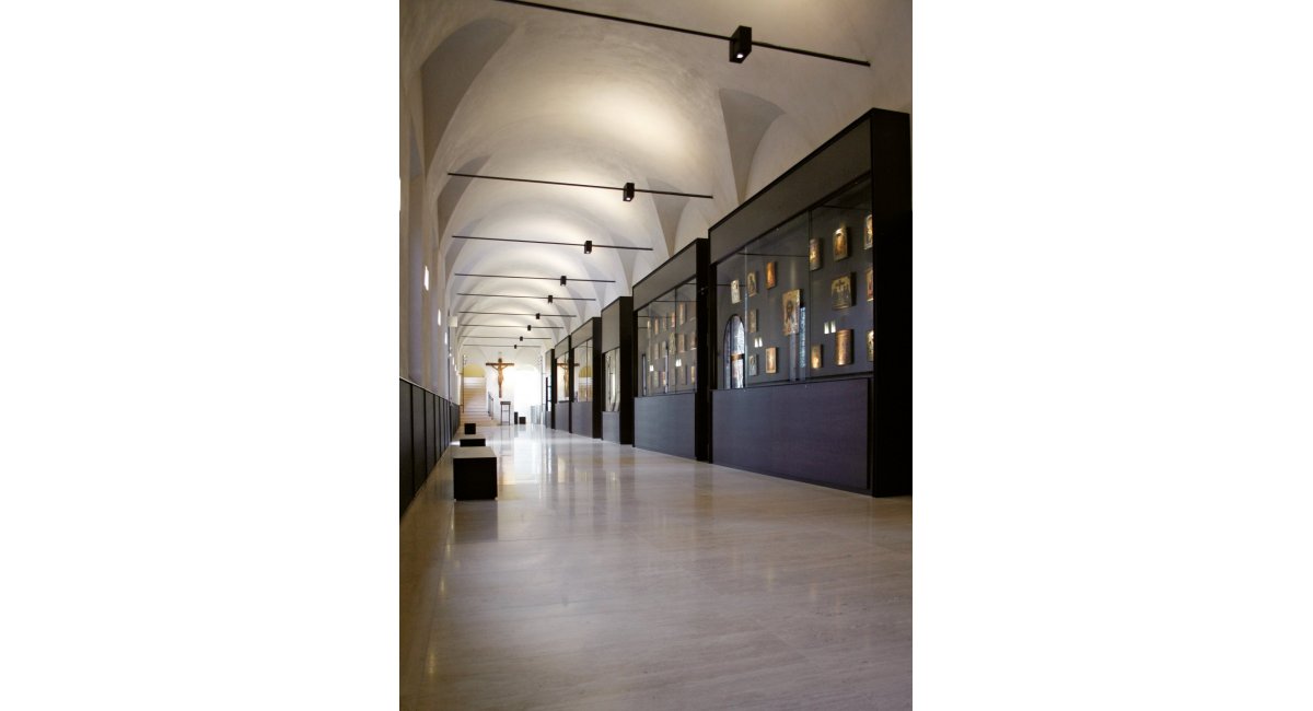 Viabizzuno-Catena-Marionanni2001-MINIMShowroom