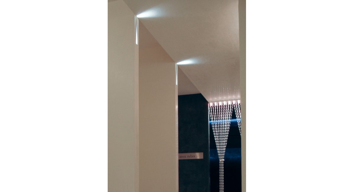 Viabizzuno-Spessorina-Claudio Silvestrin2008-MINIMShowroom