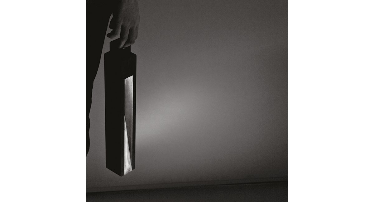 Viabizzuno-SpessorinaPortatile-Claudio Silvestrin2008-MINIMShowroom