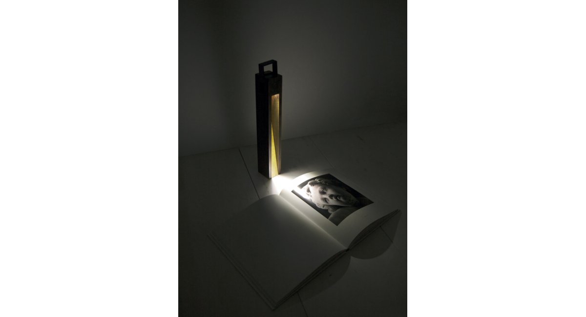 Viabizzuno-SpessorinaPortatile-Claudio Silvestrin2008-MINIMShowroom