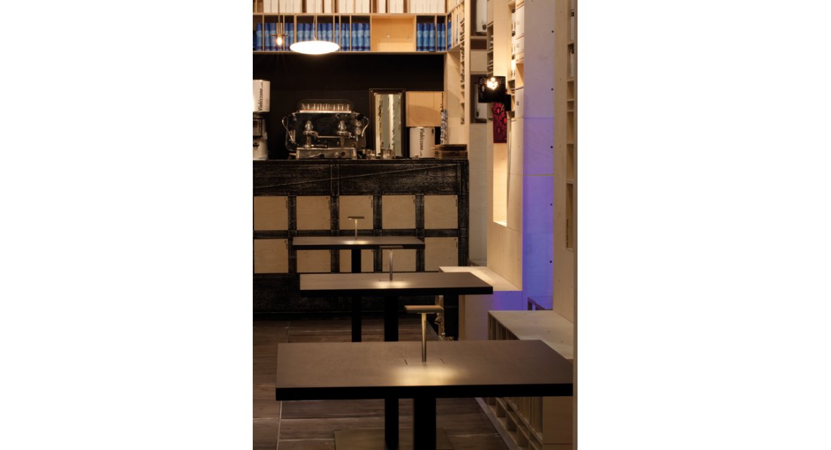 Viabizzuno-Spingi qua-marionanni2011-MINIMShowroom