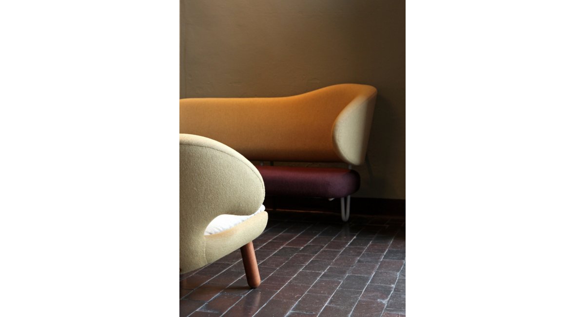 House of Finn Juhl, Wall sofa