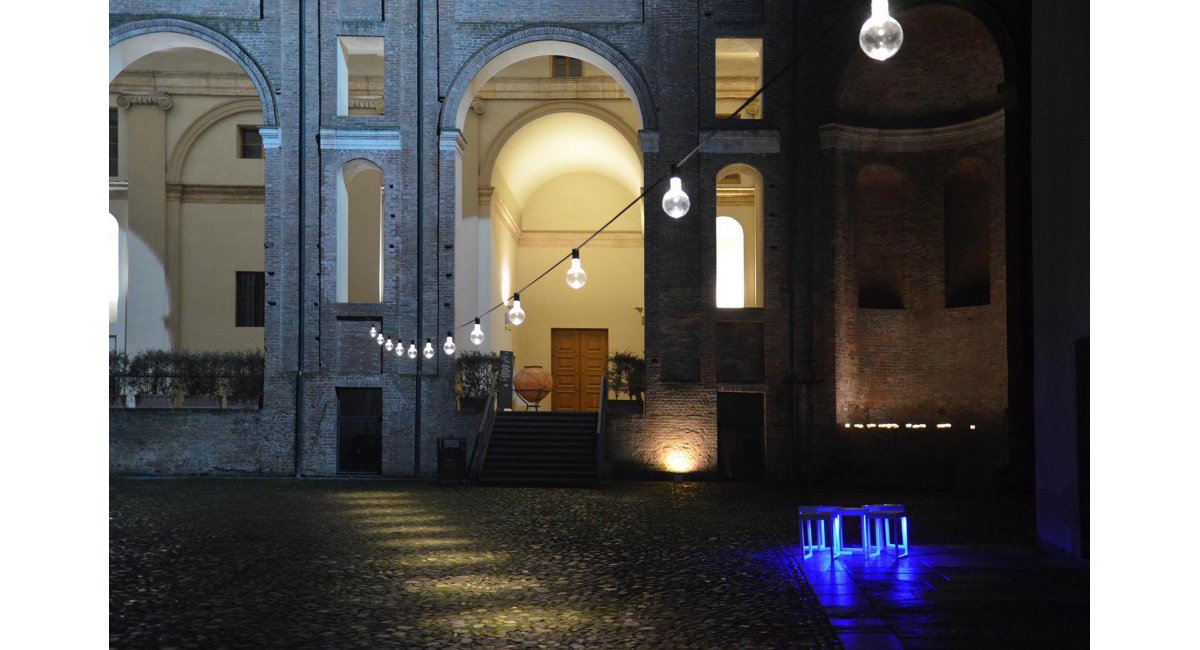 Viabizzuno, Catenaria di luce serpentine