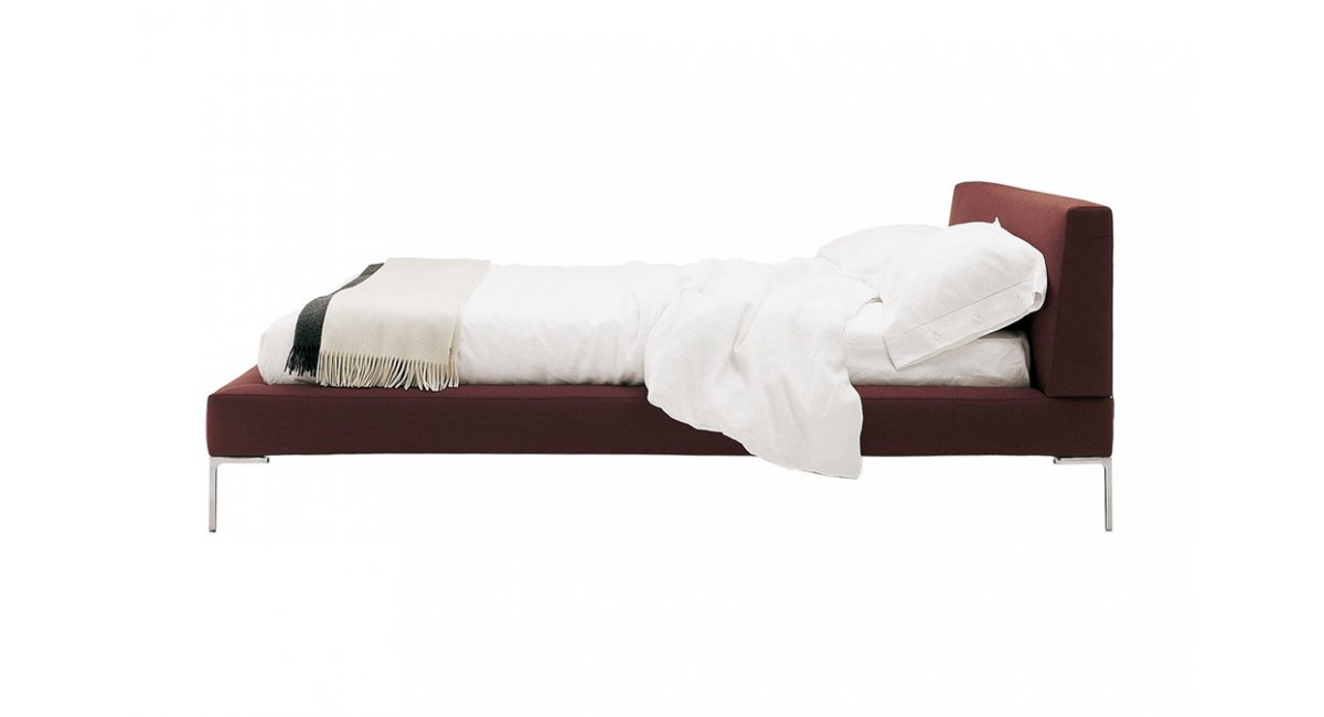 B&amp;B Italia, Charles