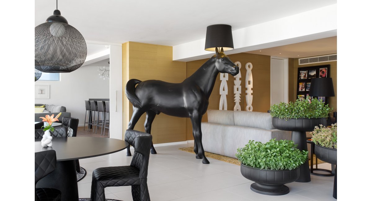 Moooi, Horse Lamp