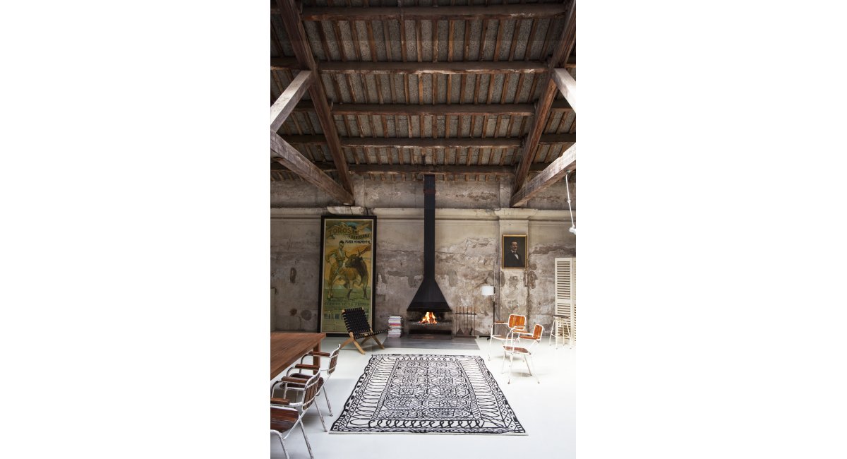 Nanimarquina, Black on white