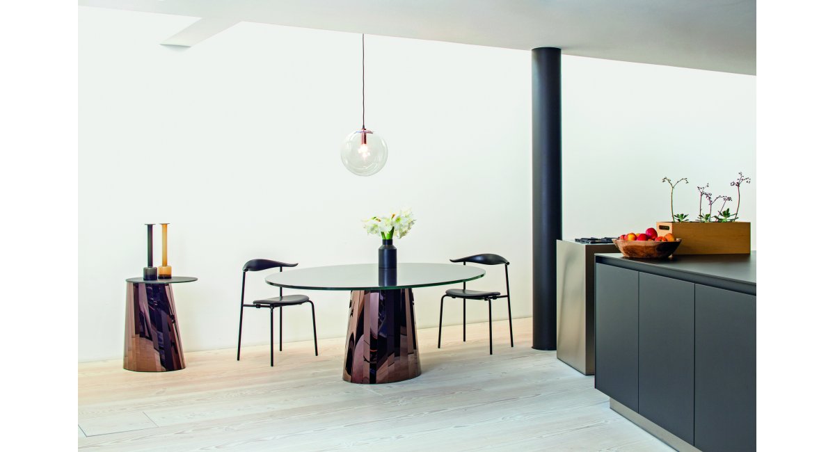 Pli Table Series, Classicon