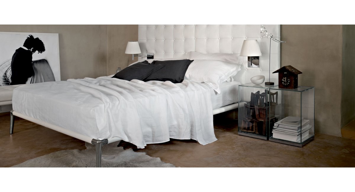 Cassina, l26 Volage Comodino