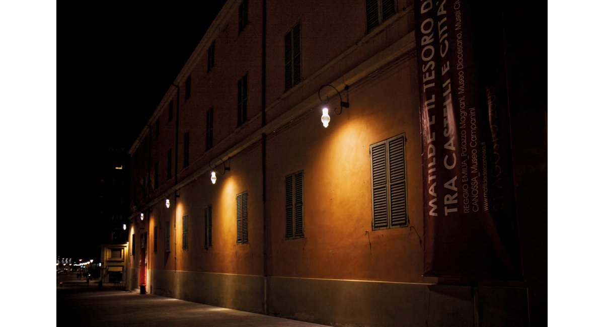 Viabizzuno, Lanterne Massima Parete