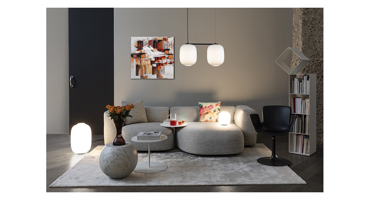 litos-sofá- Cappellini-MINIM-lifestyle salón sofá gris