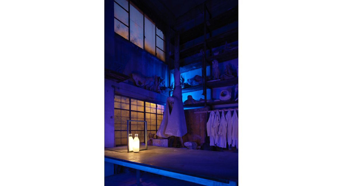 litro di luce - lámpara de mesa - Viabizzuno - MINIM - lifestyle