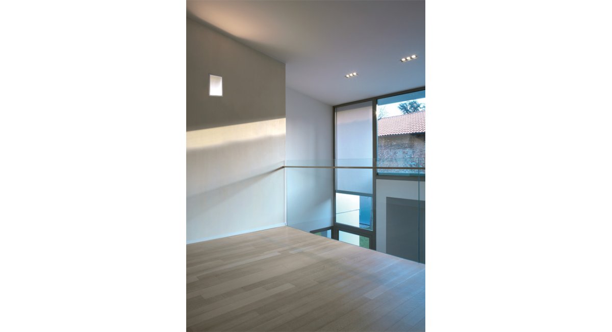 m1 medio - lámpara pared - Viabizzuno - MINIM - lifestyle salón