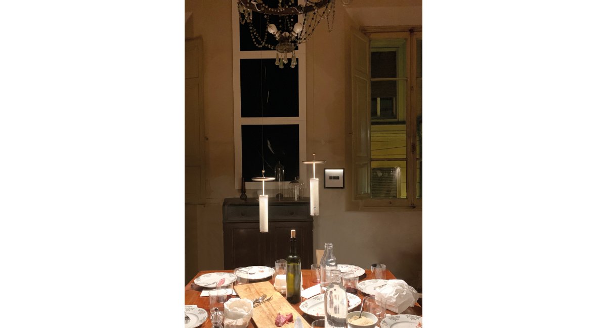 manondovevamovedercipiu - Lámpara sobremesa - suspendida - pared - Viabizzuno - MINIM - Lifestyle comedor - restaurante