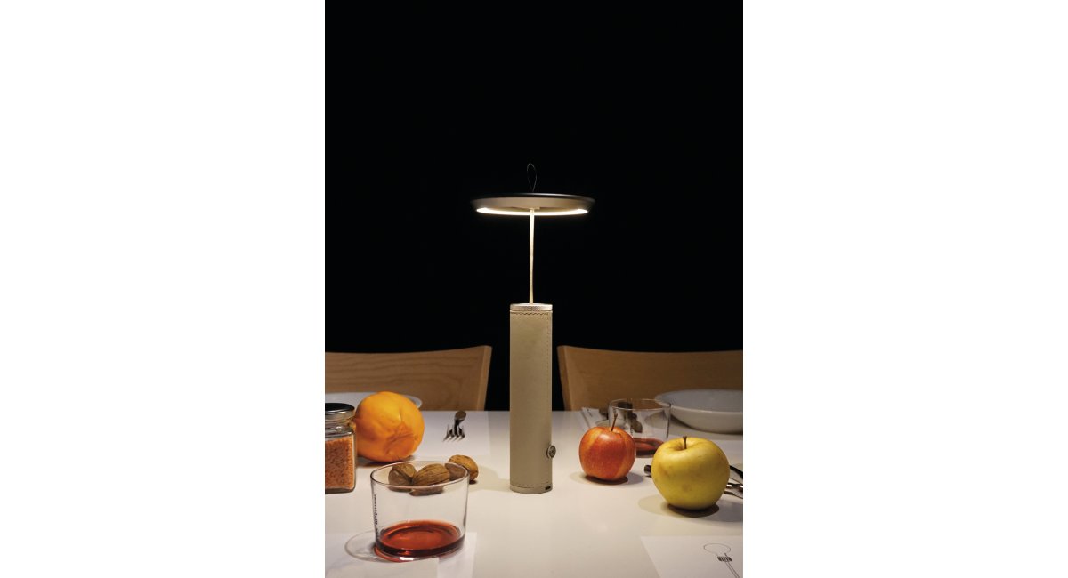 manondovevamovedercipiu - Lámpara sobremesa - suspendida - pared - Viabizzuno - MINIM - Lifestyle mesa