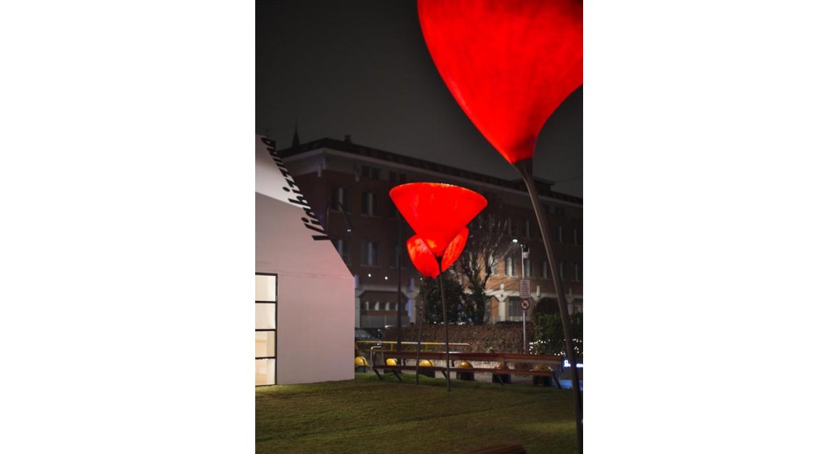 maxxi poppy - lámpara exterior - Viabizzuno - MINIM - lifestyle jardín