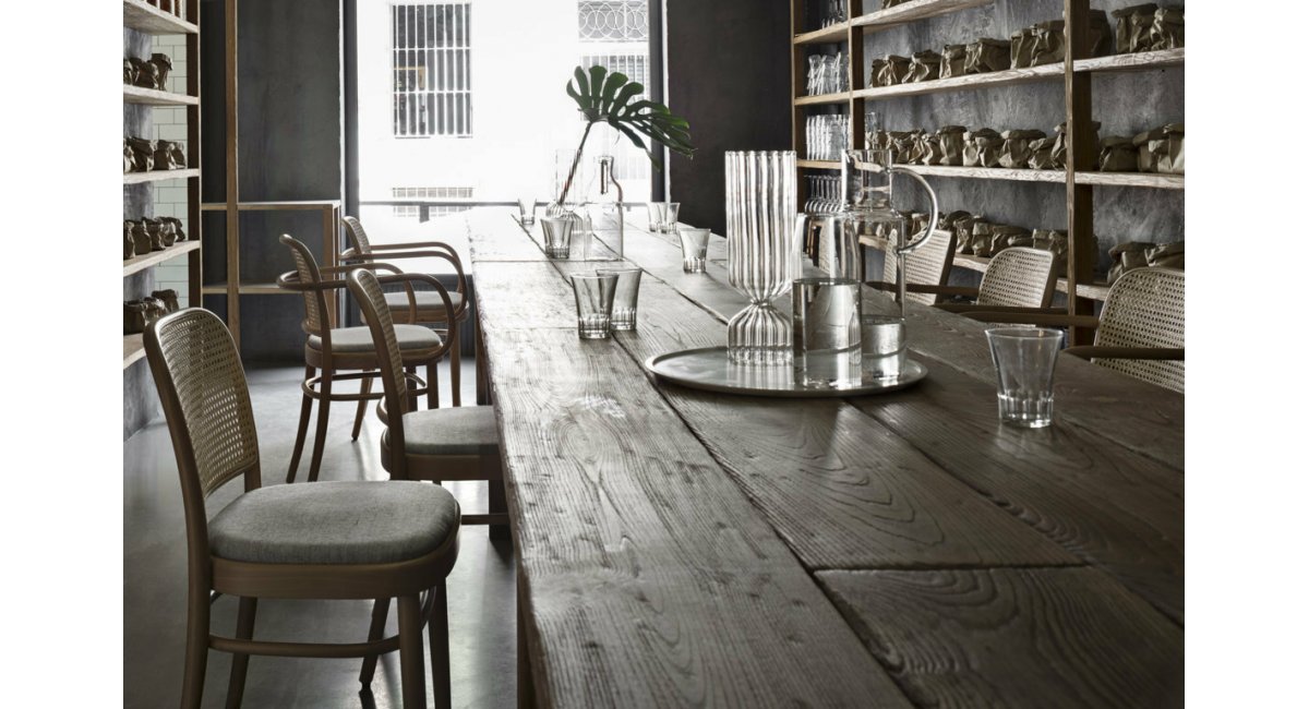 n 811 - silla - GEBRÜDER THONET VIENNA - MINIM - lifestyle restaurante