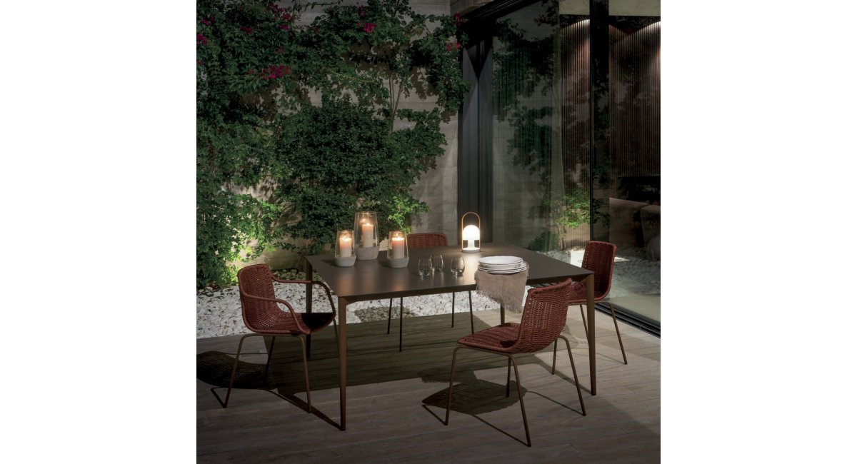 Expormim-Nude Mesa-MUT Design- MINIM Showroom