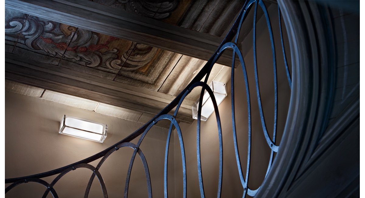 ontherocks- iluminación de pared- Flos - MINIM - lifestyle escaleras edificio