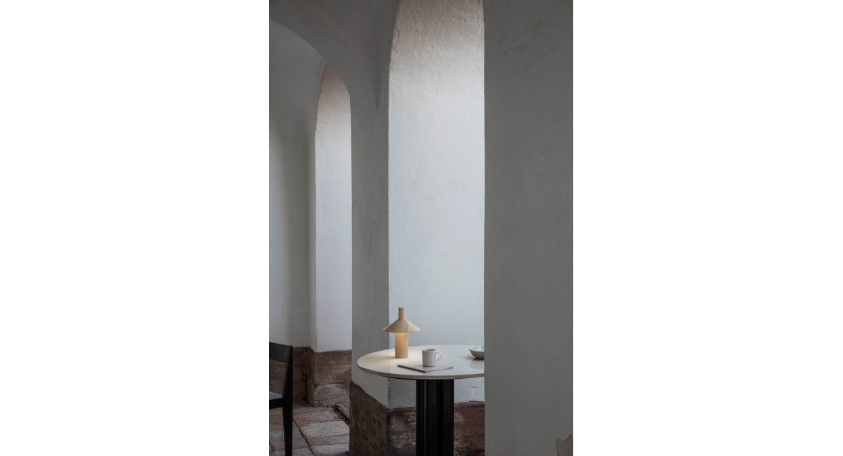 pepa - mesa de sobremesa - daybed - Astep - MINIM - lifestyle