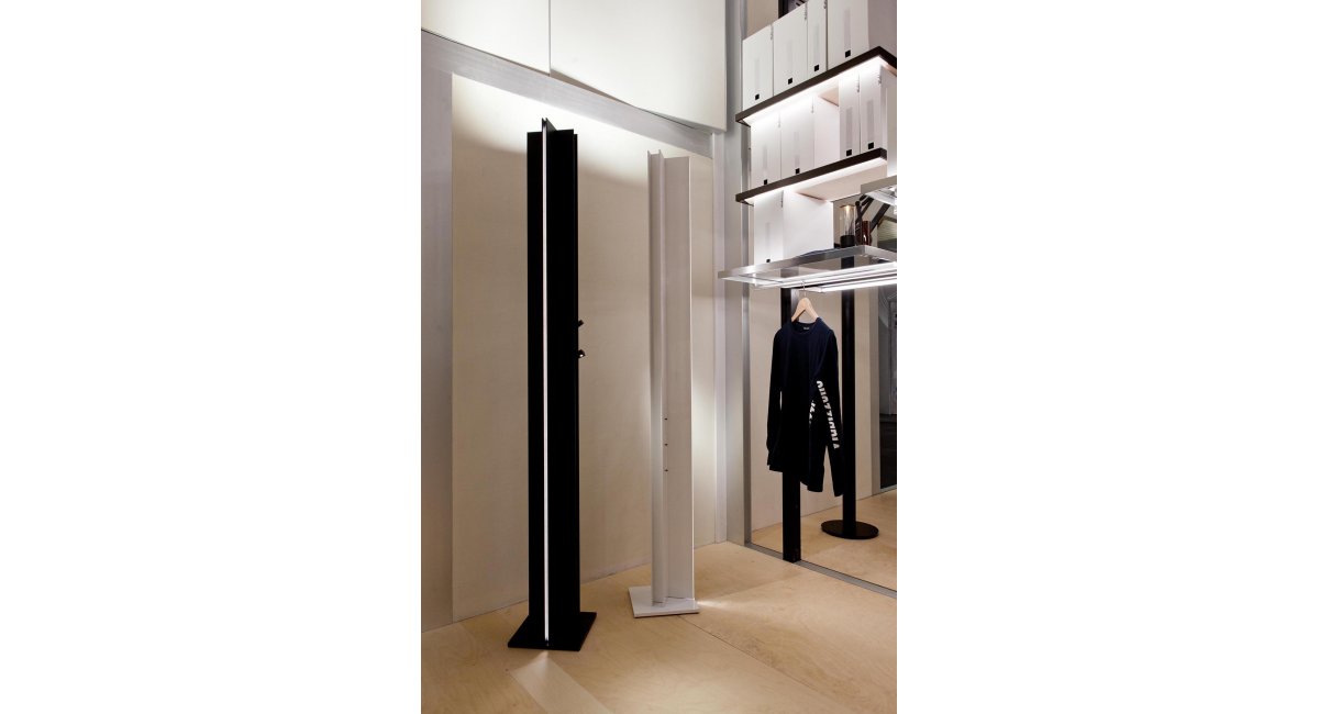 Viabizzuno, Roy terra