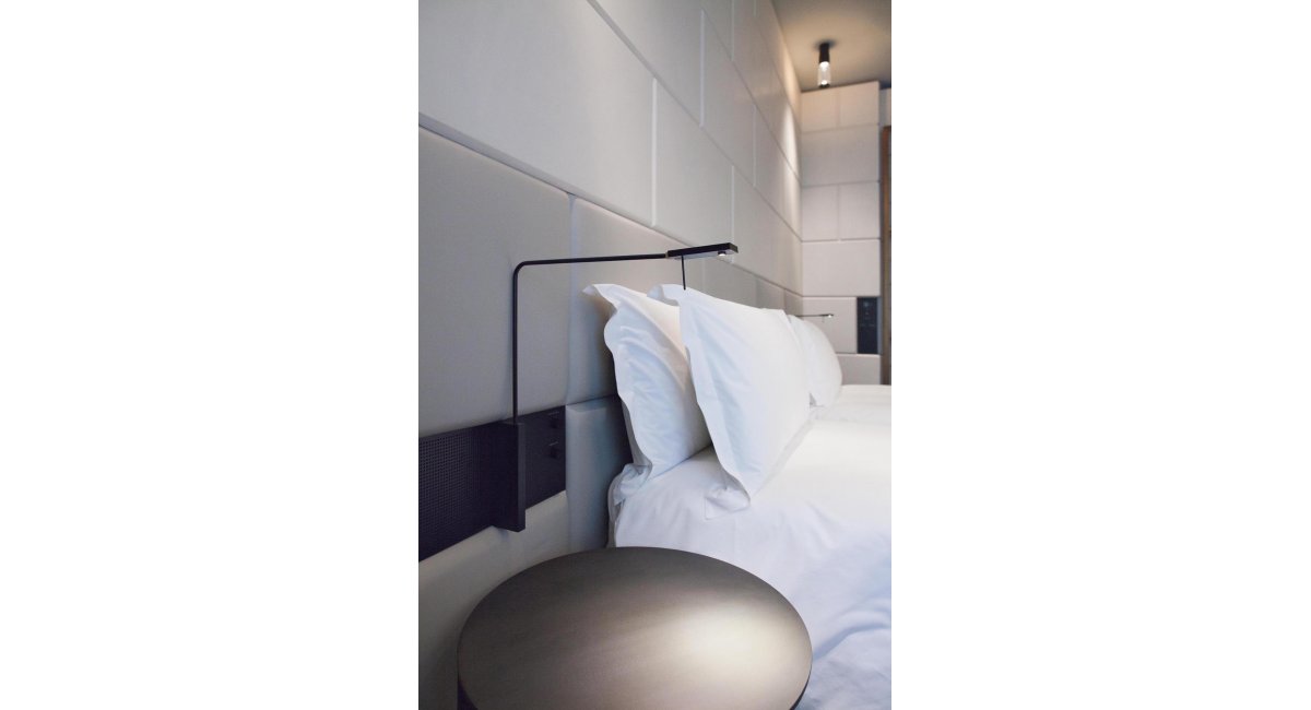 Viabizzuno, Roy parete