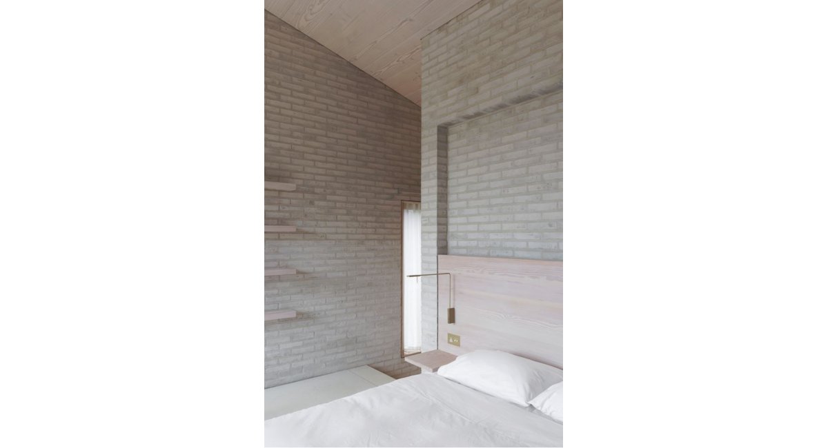 Viabizzuno, Roy parete