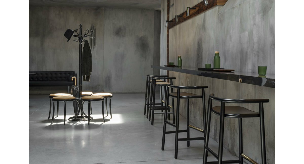ruhering - taburetes con perchero - Gebrueder Thonet Vienna - MINIM - lifestyle bar