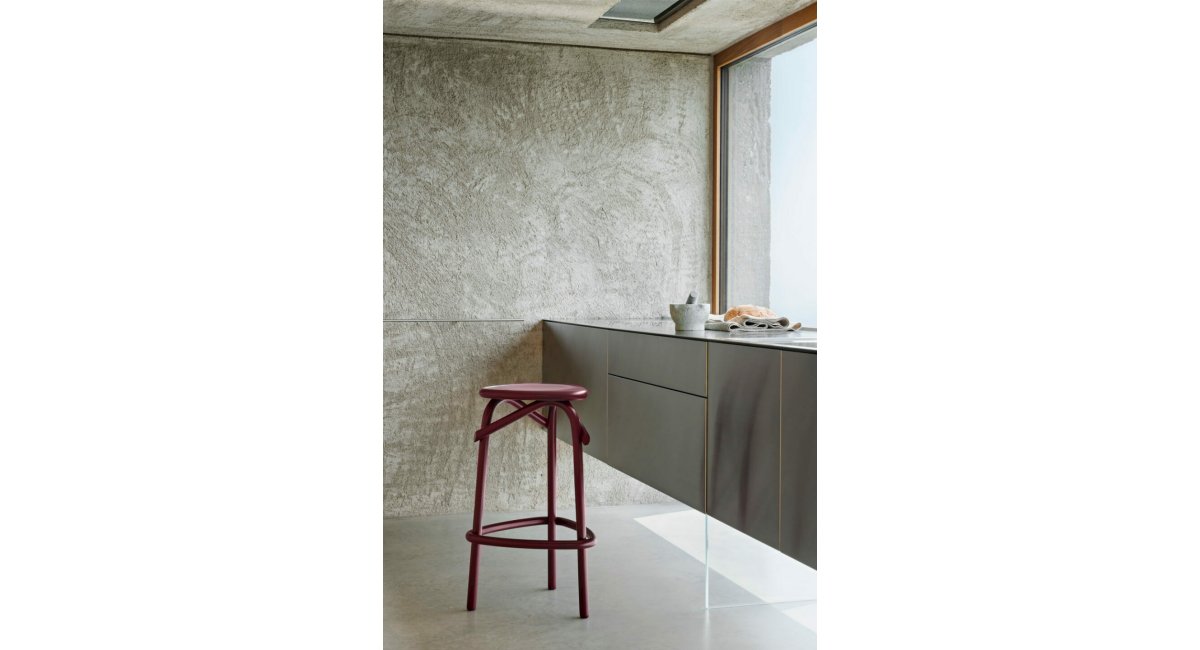 trio - taburete alto sin respaldo - Gebrueder Thonet Vienna - MINIM - lifestyle comedor