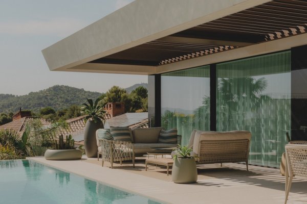 Jardín y terraza con vistas, Una casa para las tardes en familia, MINIM Barcelona